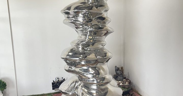 Geometric Patterns in Modern Metal Wall Art Designs